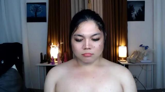 Image 11 of amberhugecock Stream on Chaturbate on 15 months ago