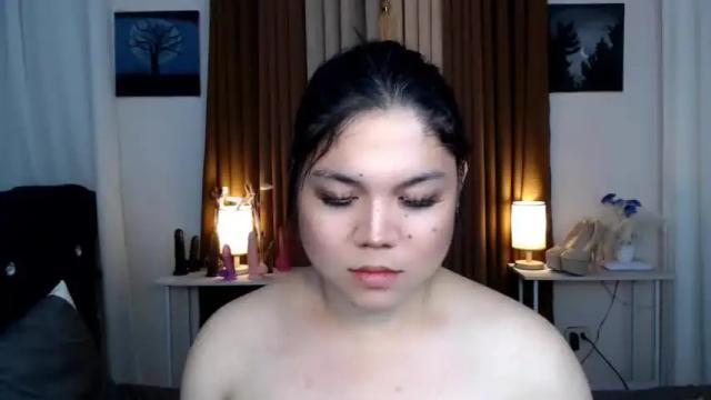 Image 12 of amberhugecock Stream on Chaturbate on 15 months ago