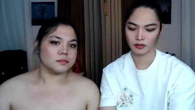 Image 2 of amberhugecock Stream on Chaturbate on 15 months ago