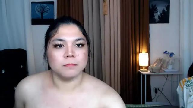 Image 3 of amberhugecock Stream on Chaturbate on 15 months ago