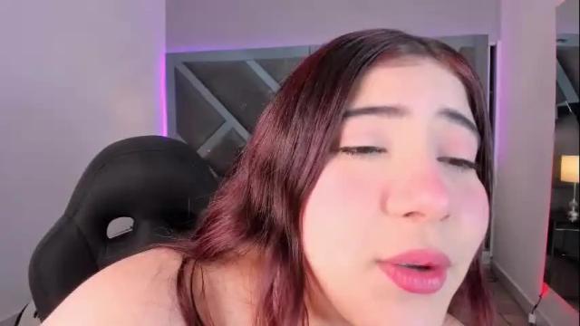 Image 2 of amberinihoffman Stream on Chaturbate on 1 month ago
