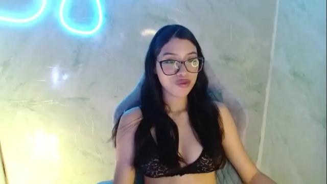 Image 12 of amberjeong Stream on Chaturbate on 26 days ago