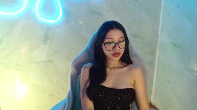 Image 4 of amberjeong Stream on Chaturbate on 18 days ago