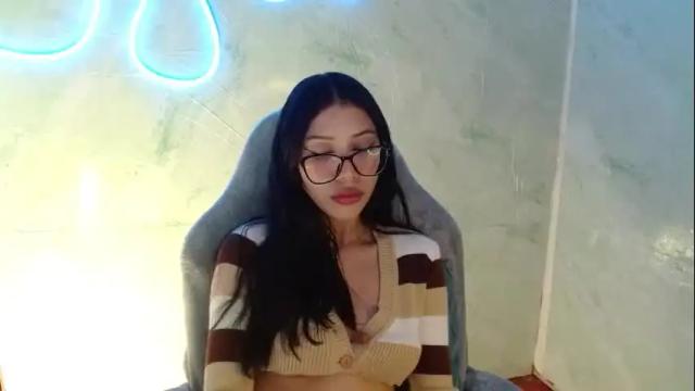 Image 4 of amberjeong Stream on Chaturbate on 13 days ago