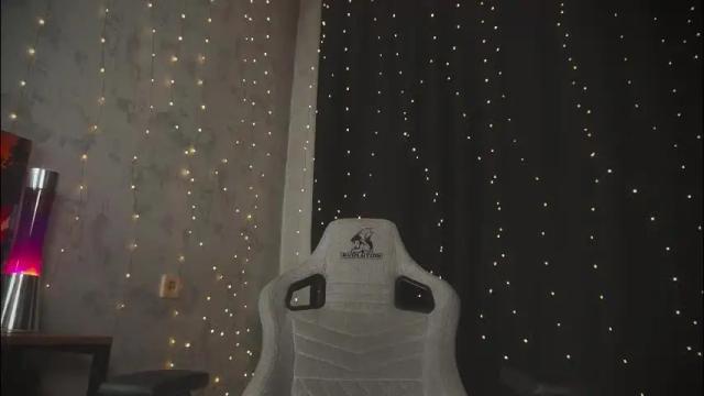 Image 7 of amberlyyy Stream on Chaturbate on 28 days ago