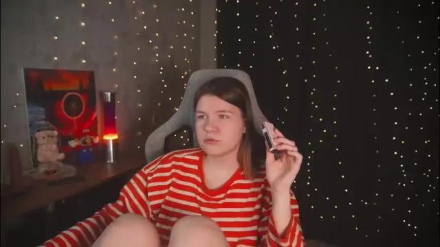 Image 2 of amberlyyy Stream on Chaturbate on 3 days ago