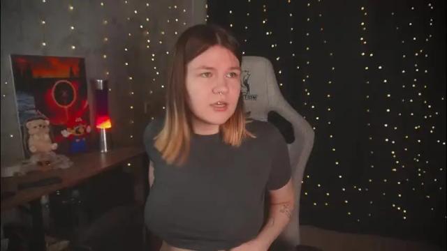 Image 2 of amberlyyy Stream on Chaturbate on 1 day ago