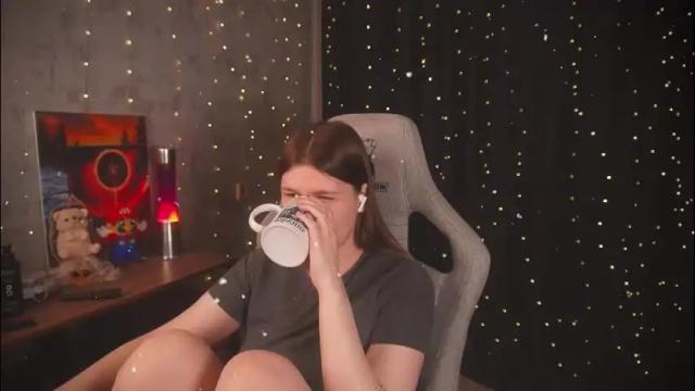 Image 3 of amberlyyy Stream on Chaturbate on 10 days ago