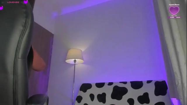 Image 4 of ambermiller04 Stream on Chaturbate on 1 month ago