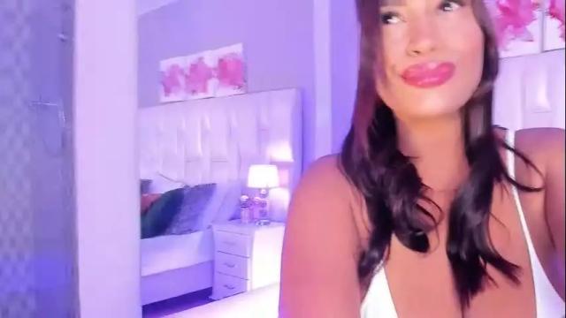 Image 2 of ambermoss1 Stream on Chaturbate on 23 days ago