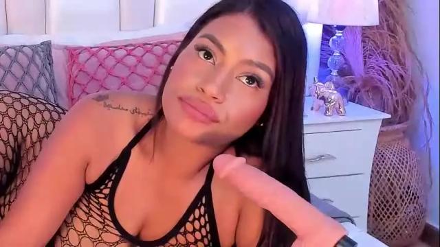 Image 3 of ambermoss1 Stream on Chaturbate on 2 days ago