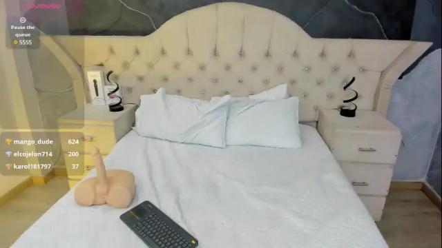 Image 8 of amberrgrey_ Stream on Chaturbate on 1 month ago