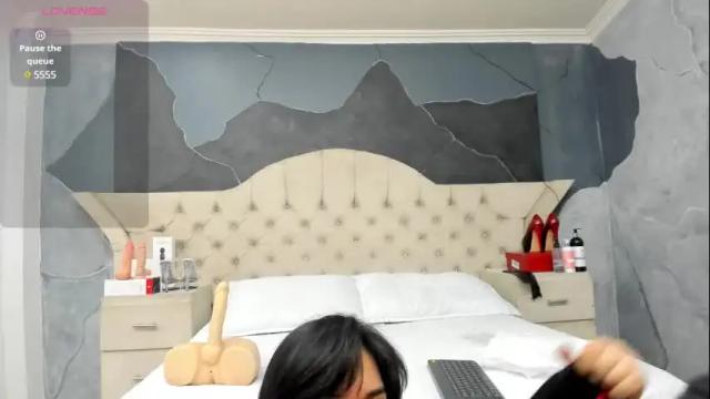 Image 8 of amberrgrey_ Stream on Chaturbate on 8 days ago