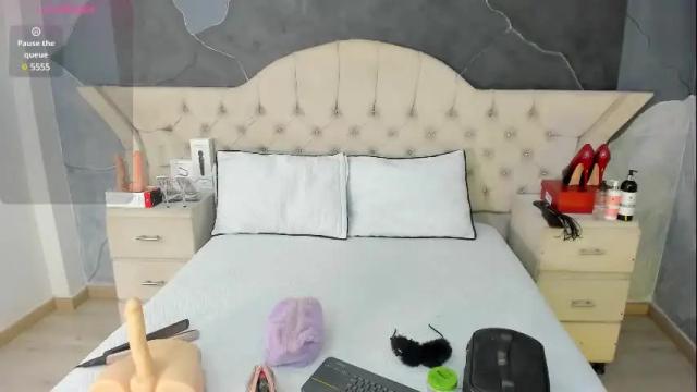 Image 2 of amberrgrey_ Stream on Chaturbate on 3 days ago