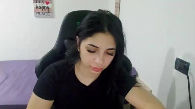 Image 2 of amberrocs Stream on Chaturbate on 14 months ago
