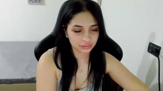 Image 3 of amberrocs Stream on Chaturbate on 14 months ago