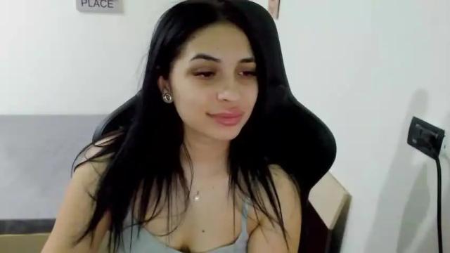 Image 4 of amberrocs Stream on Chaturbate on 14 months ago