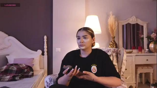 Image 2 of amberseyes Stream on Chaturbate on 7 months ago