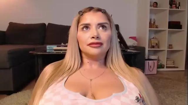 Image 3 of amberseyes Stream on Chaturbate on 6 months ago