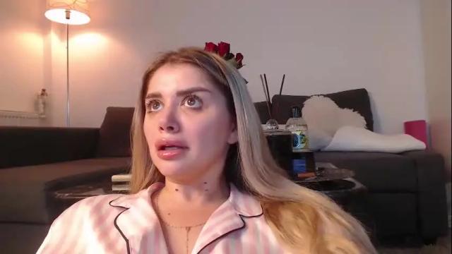 Image 3 of amberseyes Stream on Chaturbate on 6 months ago