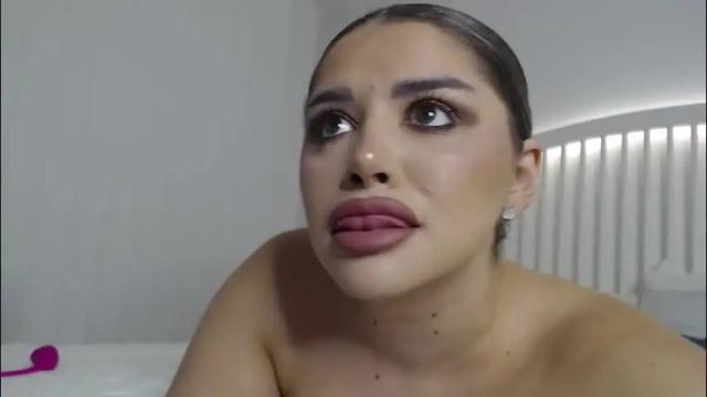 Image 4 of amberseyes Stream on Chaturbate on 1 month ago