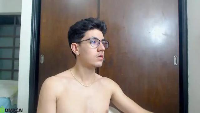 Image 2 of ameli_and_lucas Stream on Chaturbate on 15 months ago
