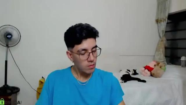 Image 3 of ameli_and_lucas Stream on Chaturbate on 15 months ago