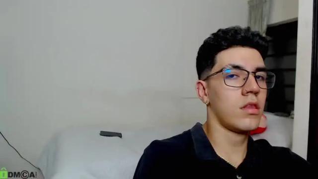 Image 3 of ameli_and_lucas Stream on Chaturbate on 15 months ago