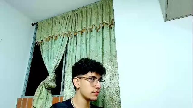 Image 4 of ameli_and_lucas Stream on Chaturbate on 11 days ago