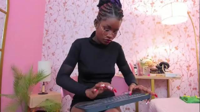 Image 4 of amelia_adms Stream on Chaturbate on 28 days ago