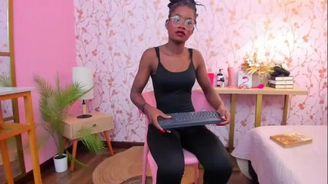 Image 11 of amelia_adms Stream on Chaturbate on 26 days ago