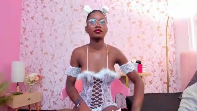Image 2 of amelia_adms Stream on Chaturbate on 7 days ago