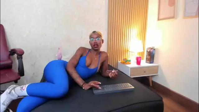 Image 2 of amelia_adms Stream on Chaturbate on 9 days ago