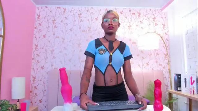 Image 7 of amelia_adms Stream on Chaturbate on 4 days ago