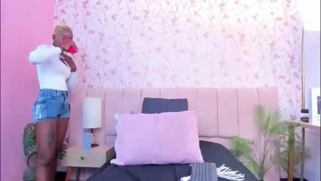 Image 12 of amelia_adms Stream on Chaturbate on 1 month ago