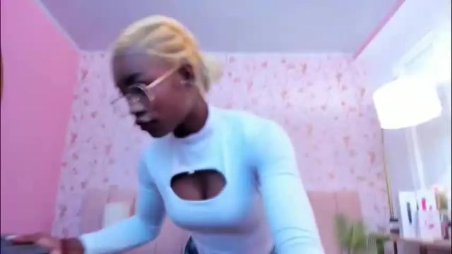 Image 6 of amelia_adms Stream on Chaturbate on 1 month ago