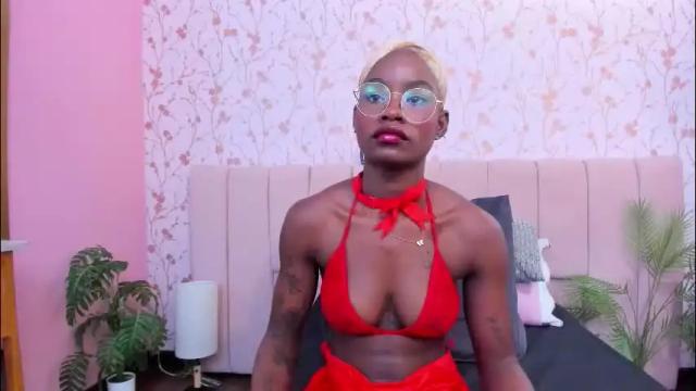 Image 4 of amelia_adms Stream on Chaturbate on 29 days ago