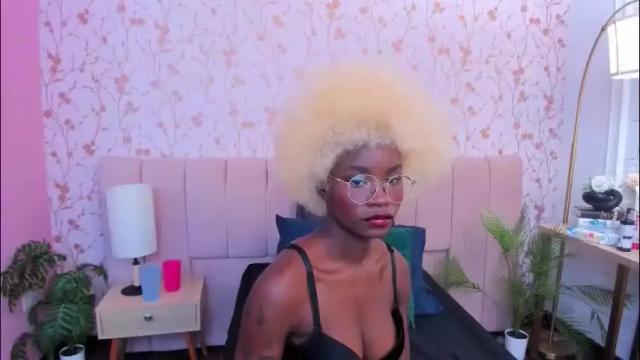 Image 12 of amelia_adms Stream on Chaturbate on 25 days ago