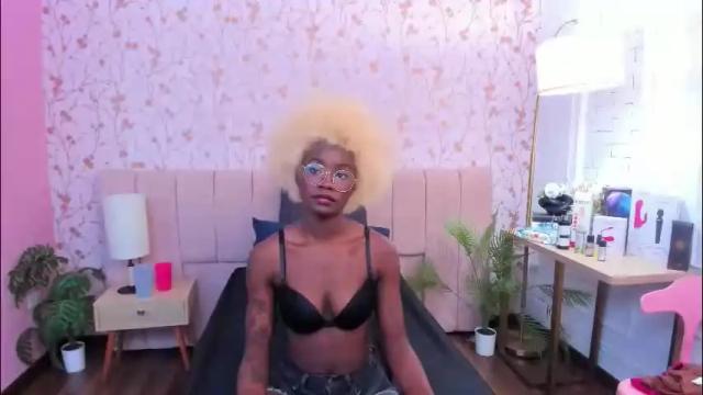 Image 8 of amelia_adms Stream on Chaturbate on 25 days ago