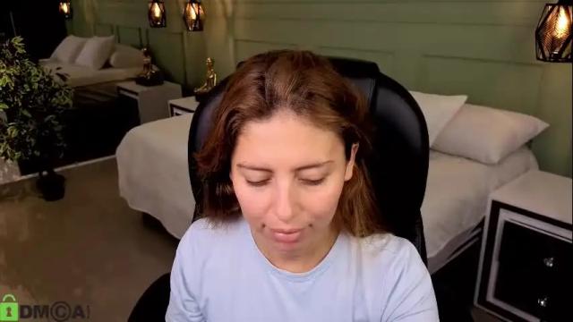 Image 2 of amelia_chillvibes Stream on Chaturbate on 1 month ago