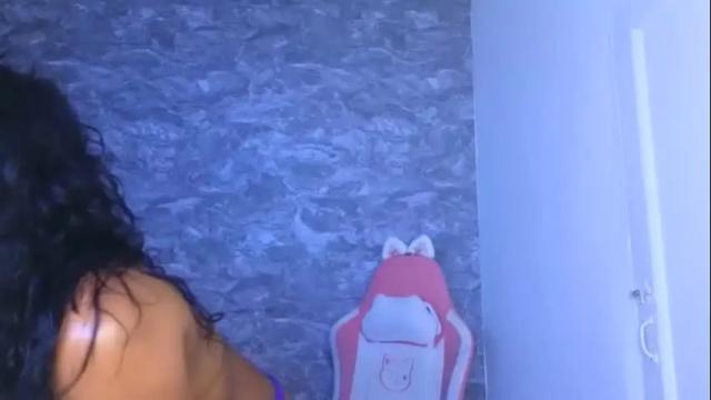 Image 2 of amelia_sweetxxx Stream on Chaturbate on 25 days ago