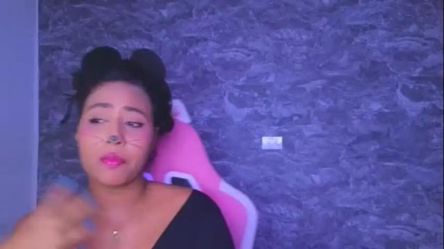 Image 2 of amelia_sweetxxx Stream on Chaturbate on 18 days ago