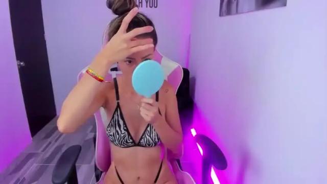Image 3 of ameliaajhonson_ Stream on Chaturbate on 14 months ago