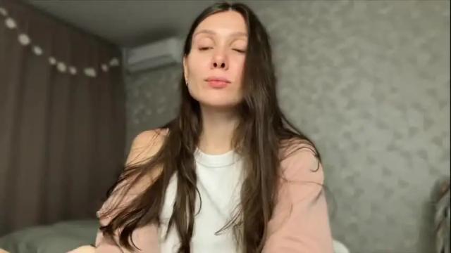 Image 10 of ameliahenderson Stream on Chaturbate on 2 months ago