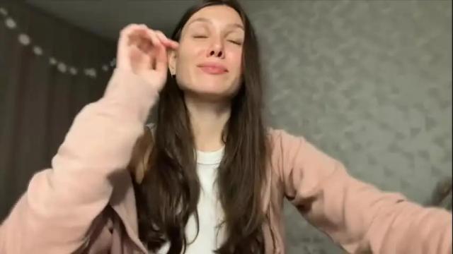 Image 12 of ameliahenderson Stream on Chaturbate on 2 months ago