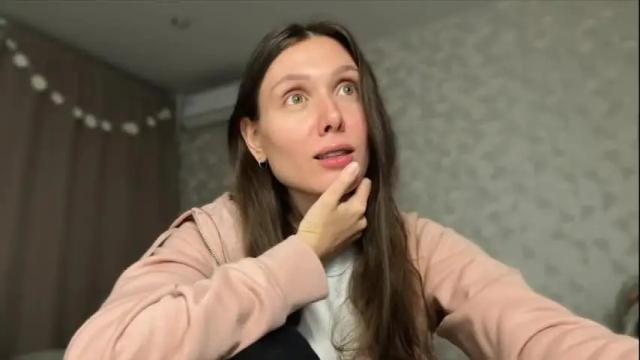 Image 3 of ameliahenderson Stream on Chaturbate on 2 months ago