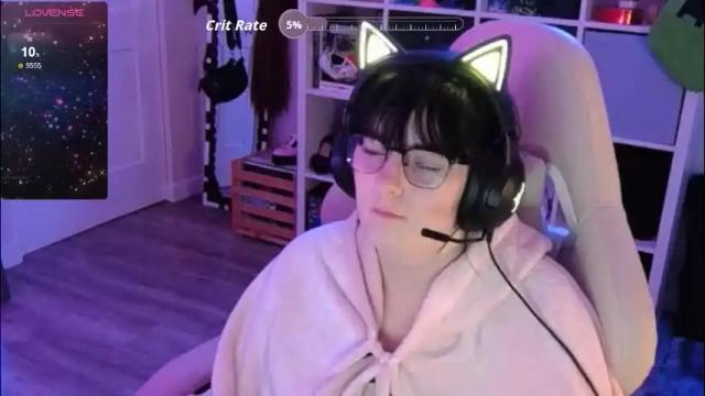 Image 8 of ameliaivory Stream on Chaturbate on 1 month ago