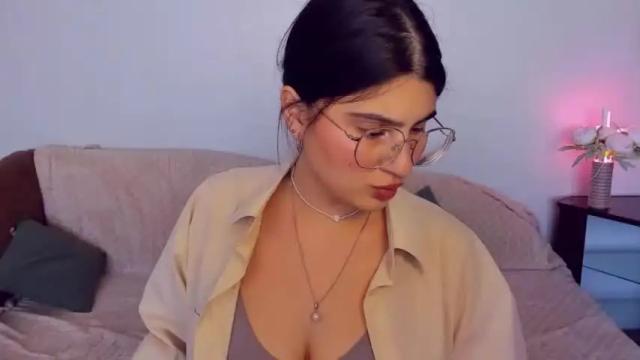 Image 3 of ameliamorrison Stream on Chaturbate on 13 months ago