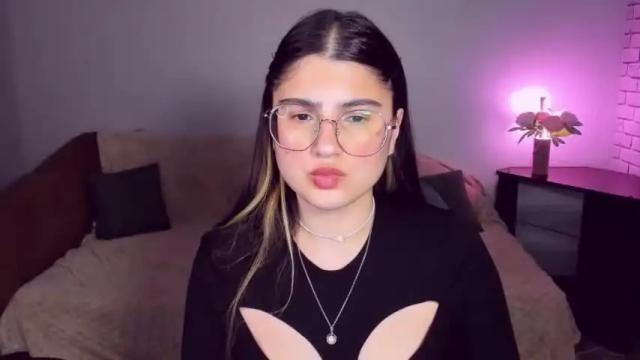 Image 10 of ameliamorrison Stream on Chaturbate on 15 months ago