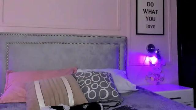 Image 2 of amelie_19_ Stream on Chaturbate on 9 months ago